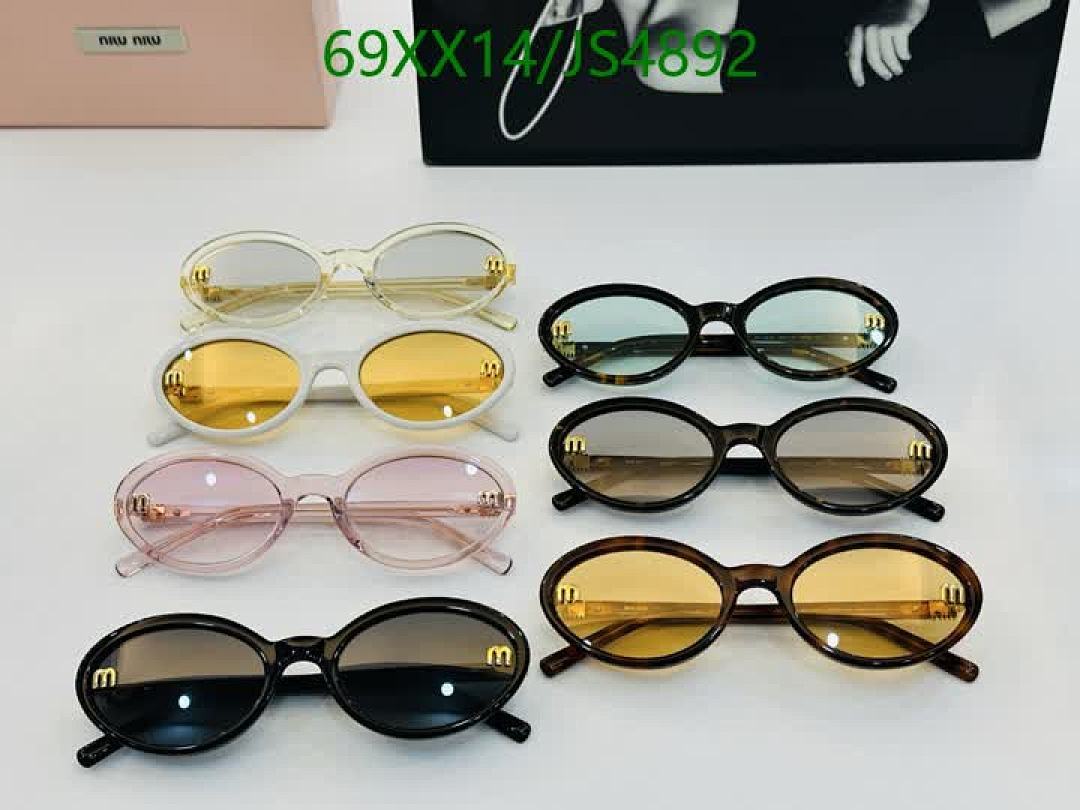 Miu Miu-Glasses Code: JS4892 $: 69USD