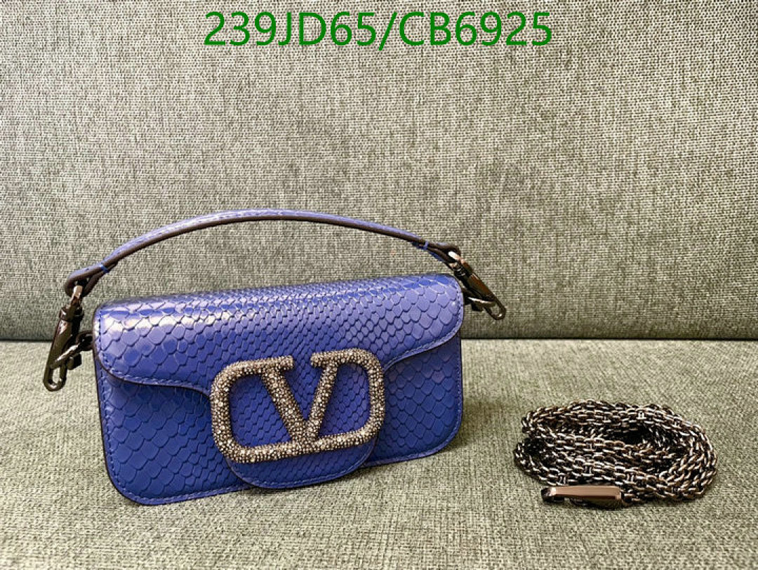 Valentino-Bag-Mirror Quality Code: CB6925 $: 239USD