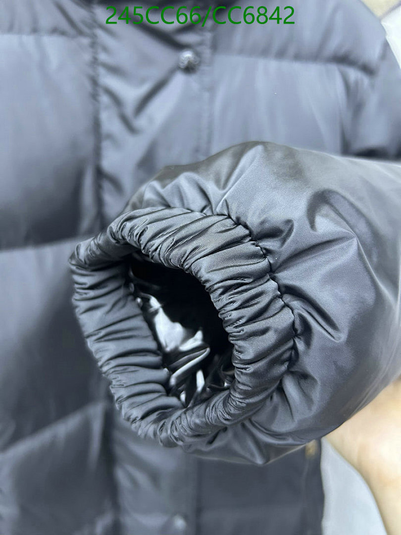 Moncler-Down jacket Women Code: CC6842 $: 245USD