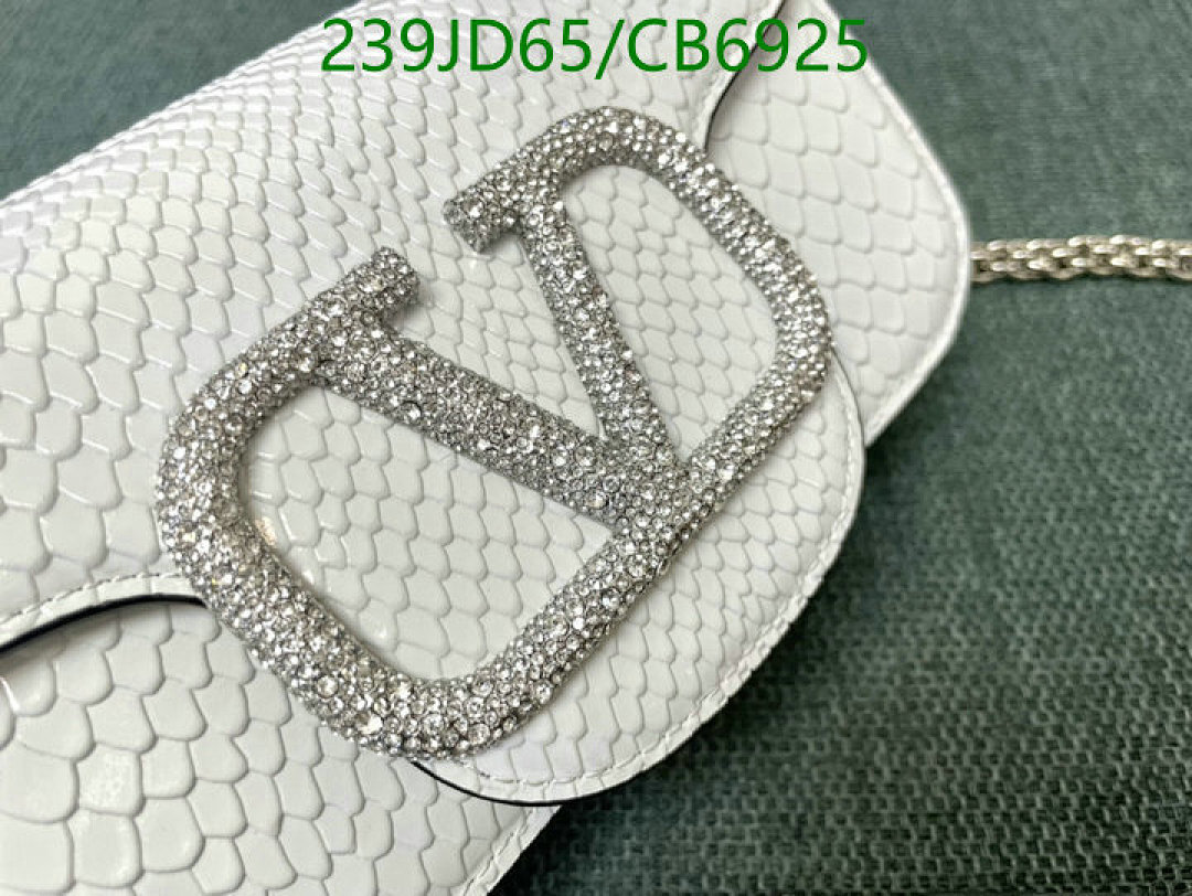 Valentino-Bag-Mirror Quality Code: CB6925 $: 239USD