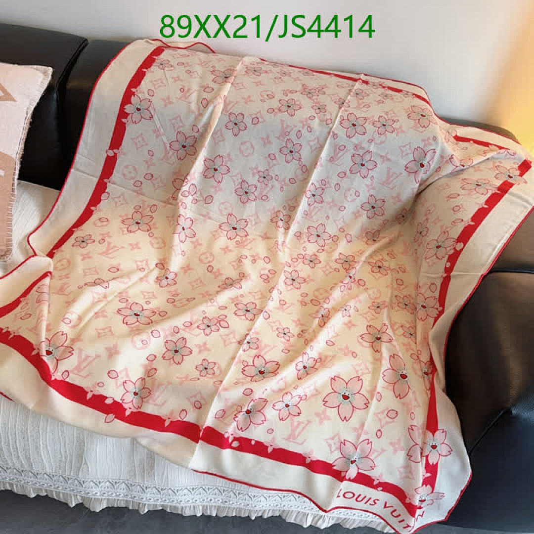 LV-Scarf Code: JS4414 $: 89USD