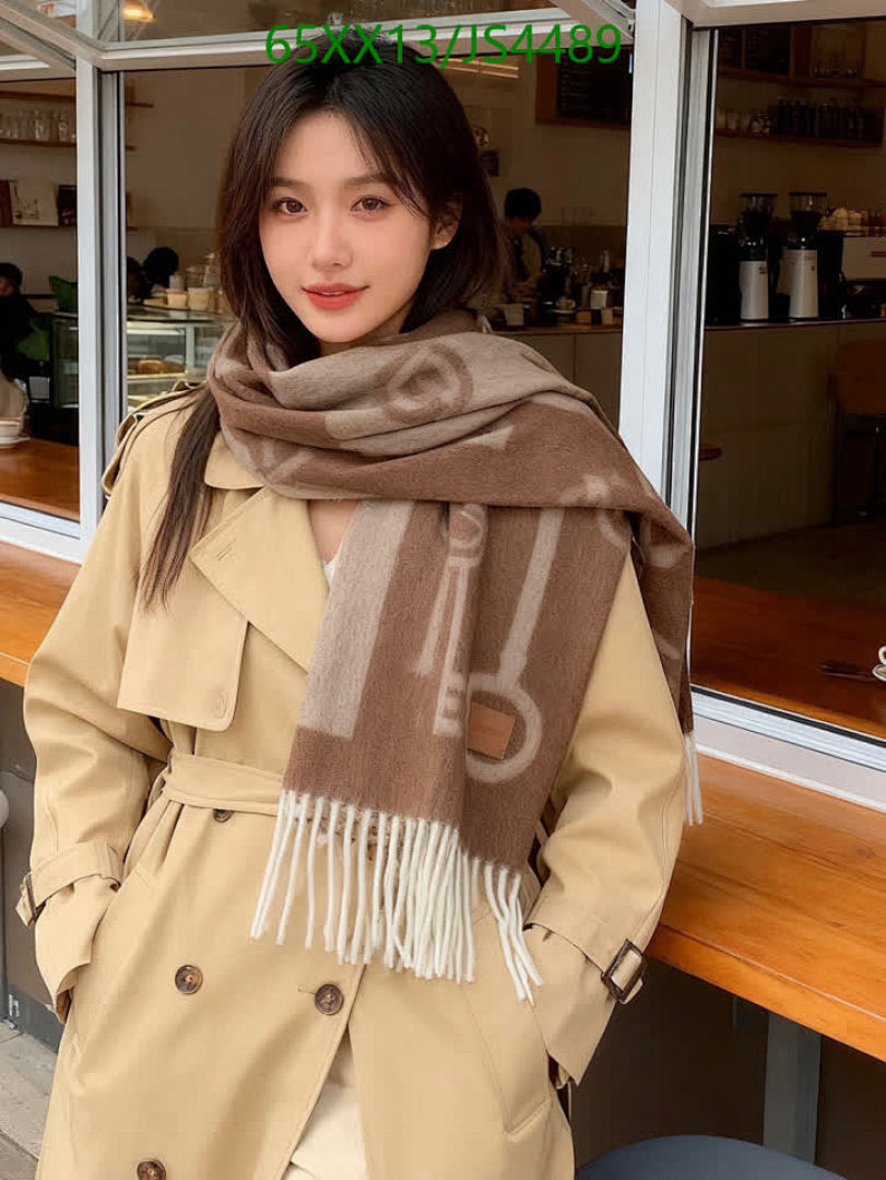 Hermes-Scarf Code: JS4489 $: 65USD