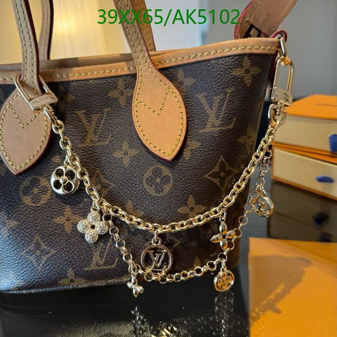 LV-Key pendant Code: AK5102 $: 39USD