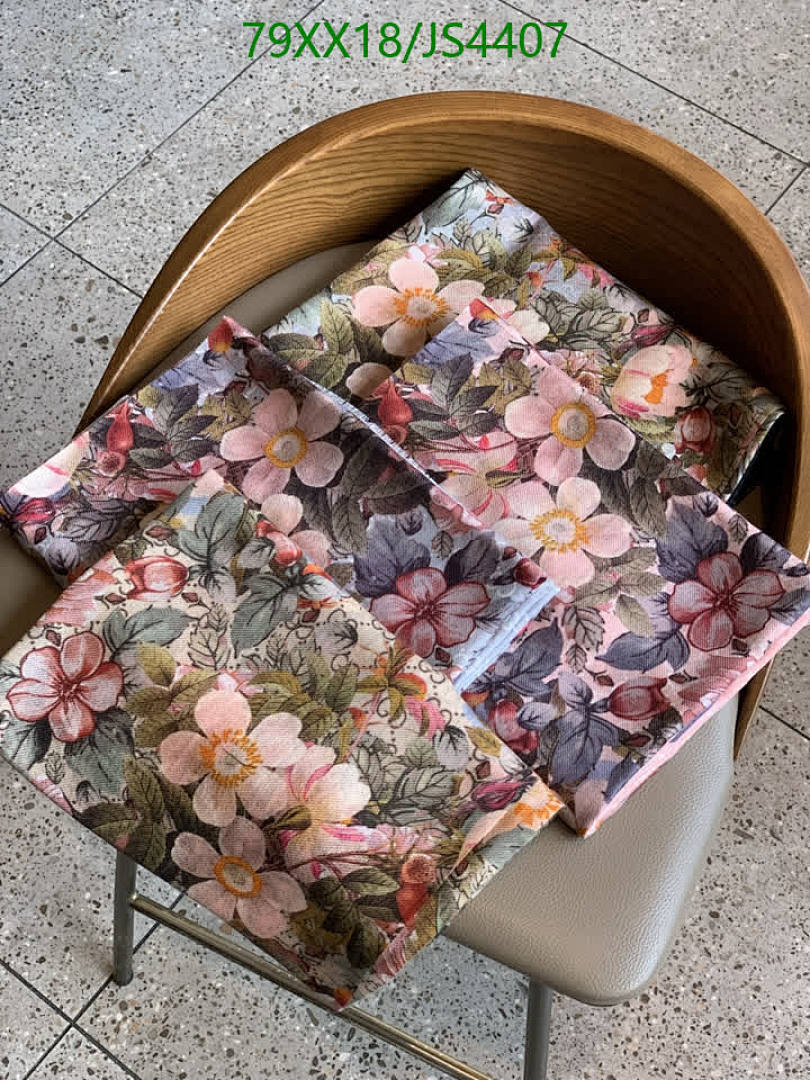 Gucci-Scarf Code: JS4407 $: 79USD