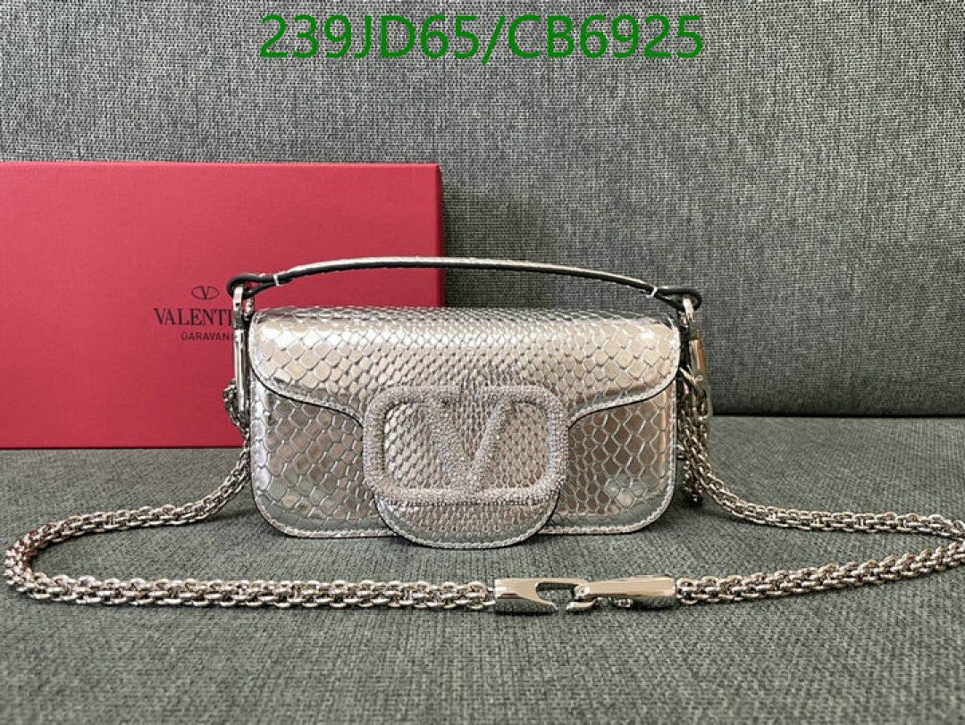 Valentino-Bag-Mirror Quality Code: CB6925 $: 239USD