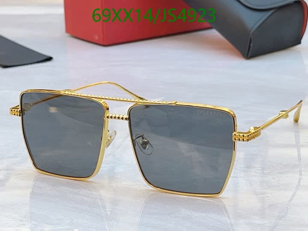 Valentino-Glasses Code: JS4923 $: 69USD