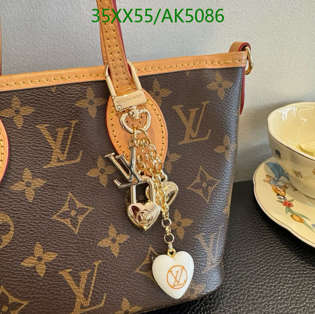 LV-Key pendant Code: AK5086 $: 35USD