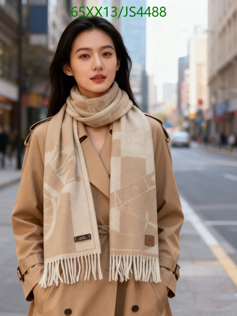 Hermes-Scarf Code: JS4488 $: 65USD