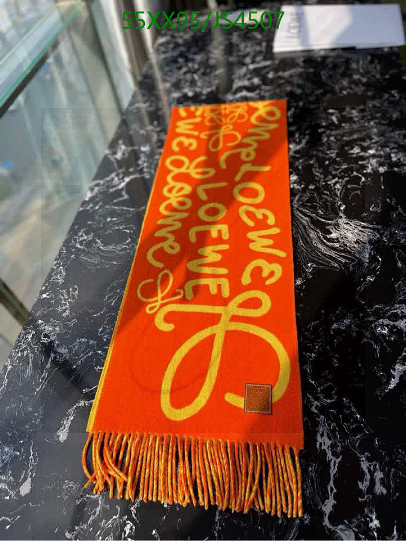 Loewe-Scarf Code: JS4507 $: 55USD
