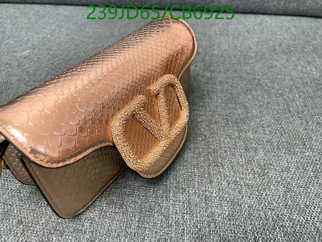 Valentino-Bag-Mirror Quality Code: CB6925 $: 239USD