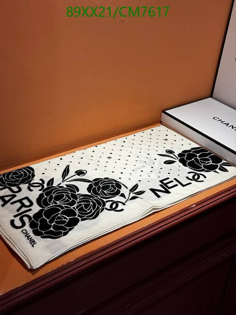 Chanel-Scarf Code: CM7617 $: 89USD