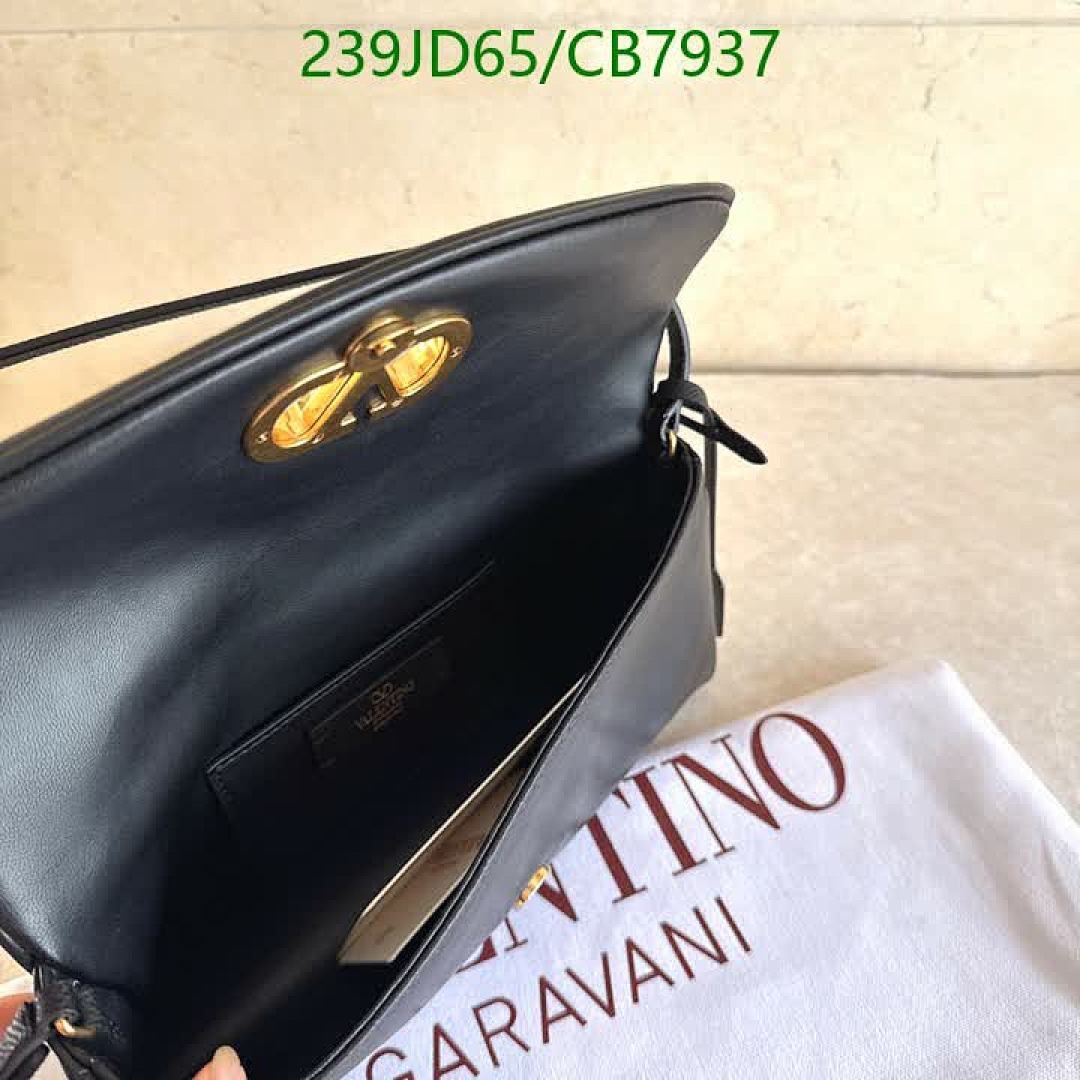 Valentino-Bag-Mirror Quality Code: CB7937 $: 239USD