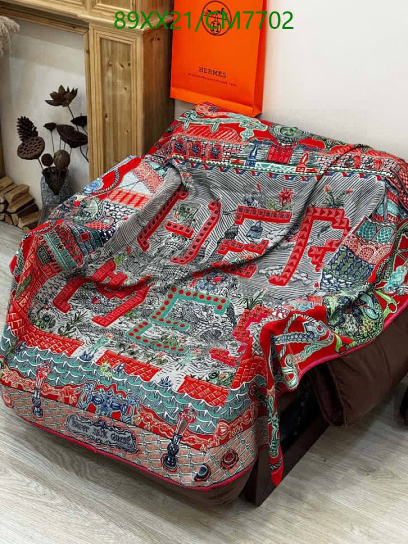 Hermes-Scarf Code: CM7702 $: 89USD