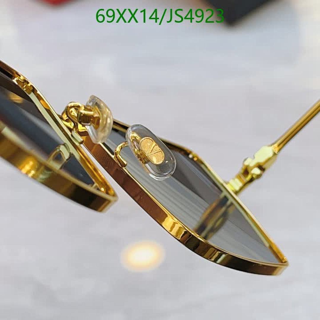 Valentino-Glasses Code: JS4923 $: 69USD