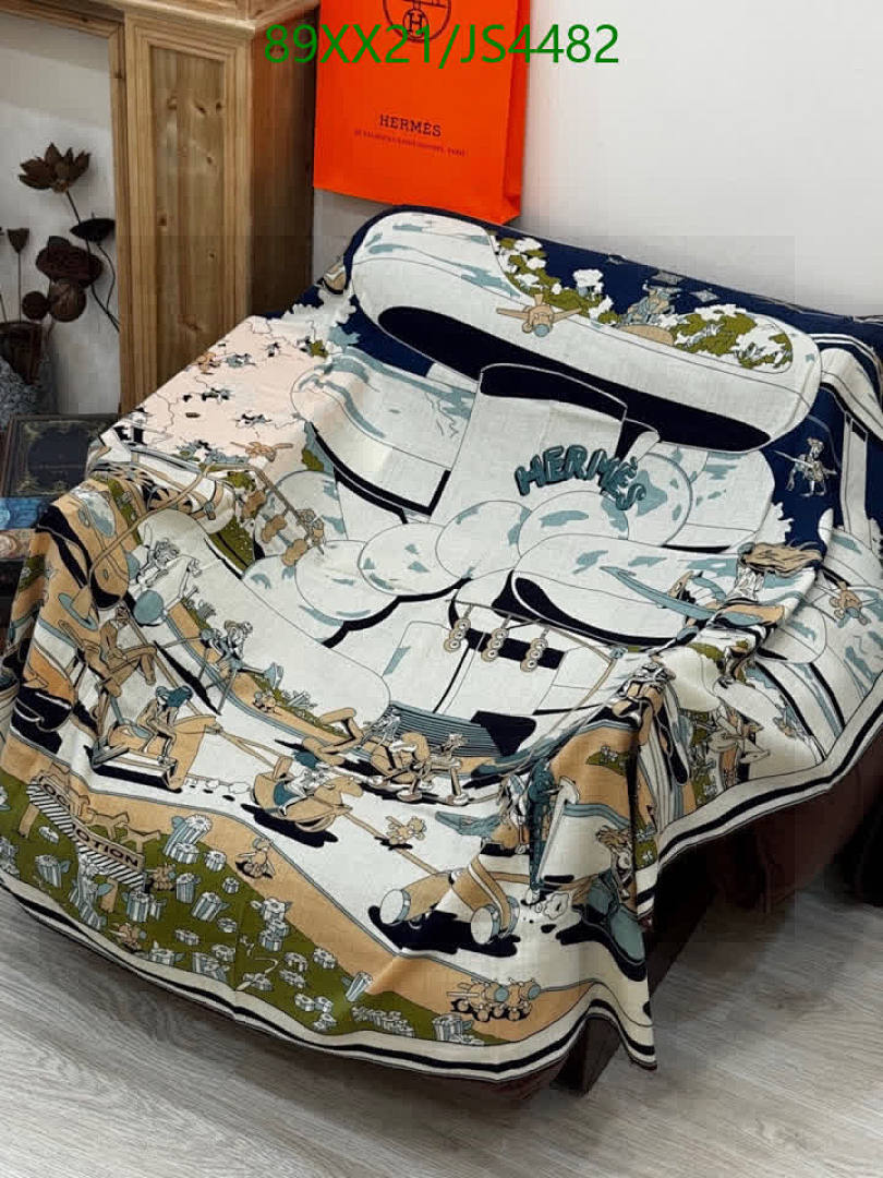 Hermes-Scarf Code: JS4482 $: 89USD