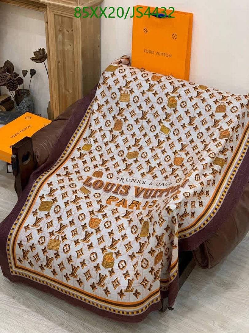 LV-Scarf Code: JS4432 $: 85USD