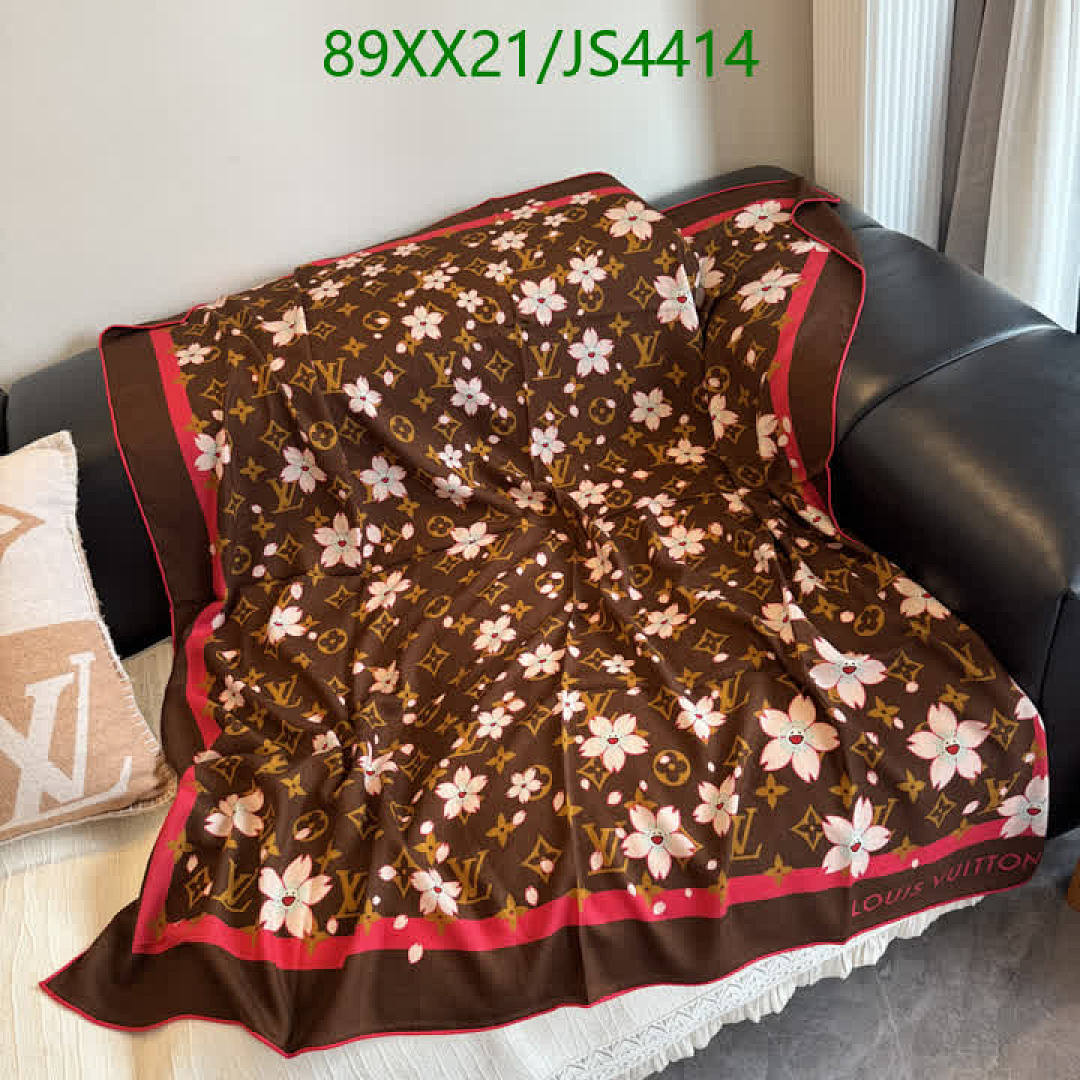 LV-Scarf Code: JS4414 $: 89USD