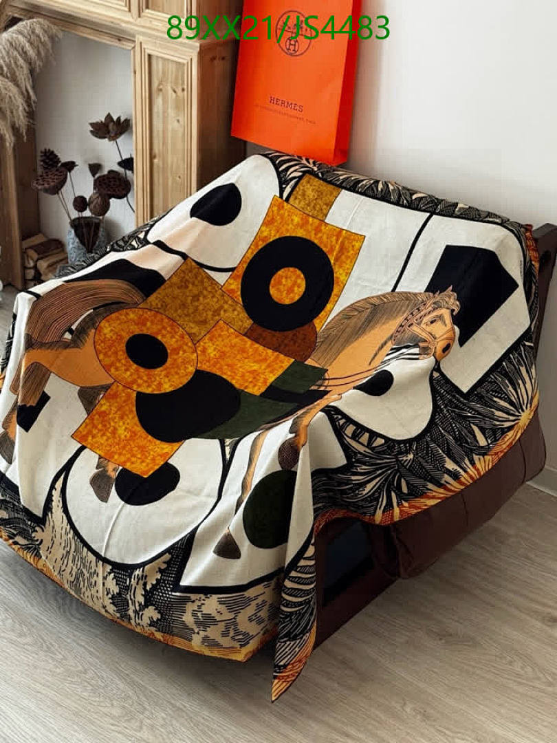 Hermes-Scarf Code: JS4483 $: 89USD