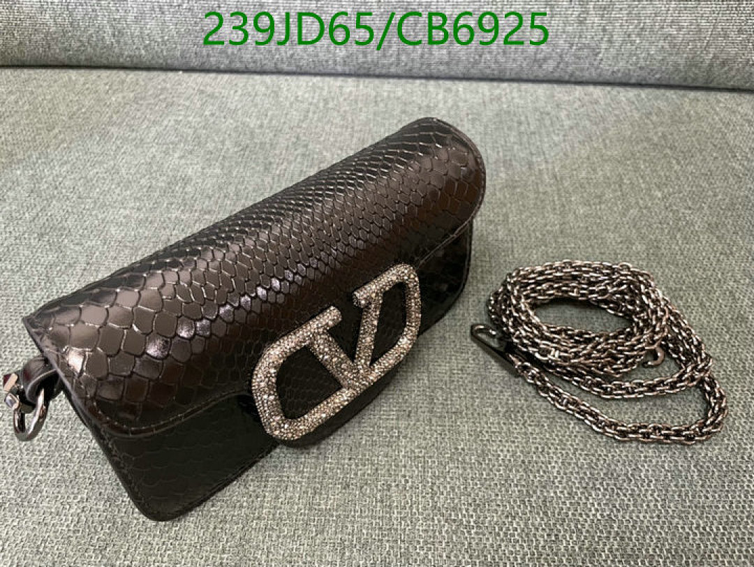 Valentino-Bag-Mirror Quality Code: CB6925 $: 239USD