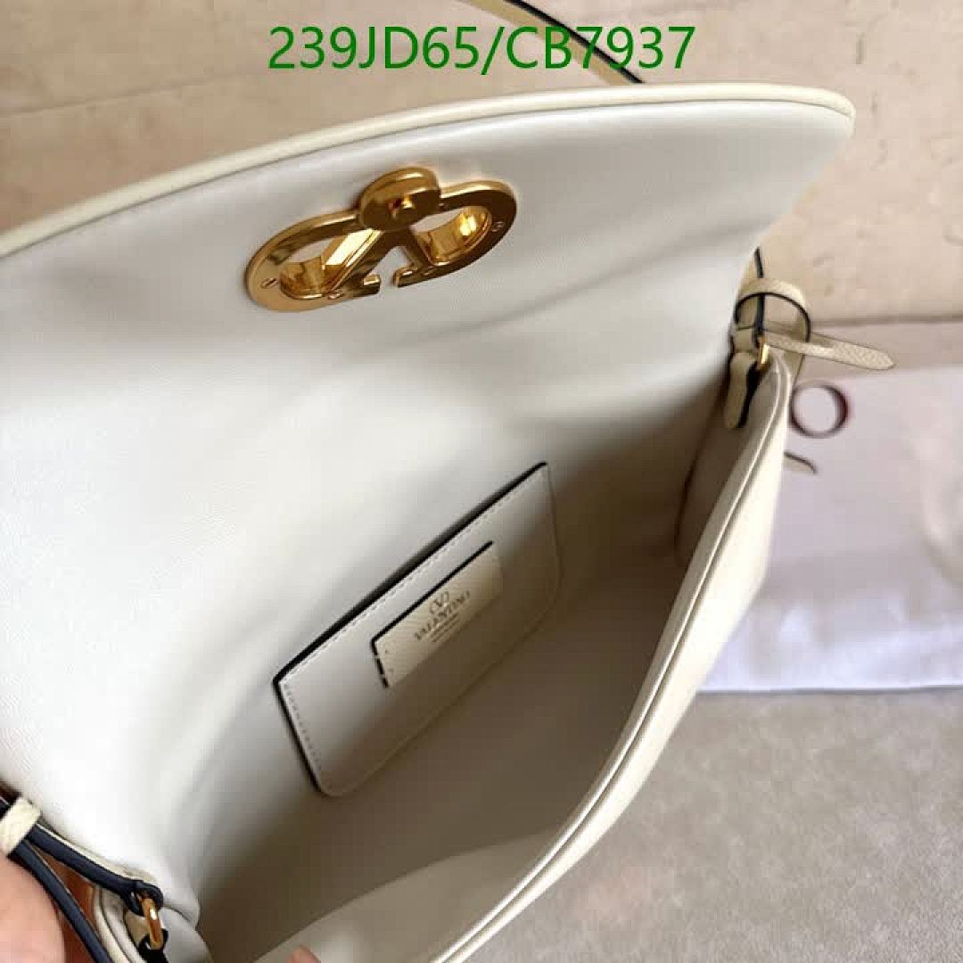 Valentino-Bag-Mirror Quality Code: CB7937 $: 239USD