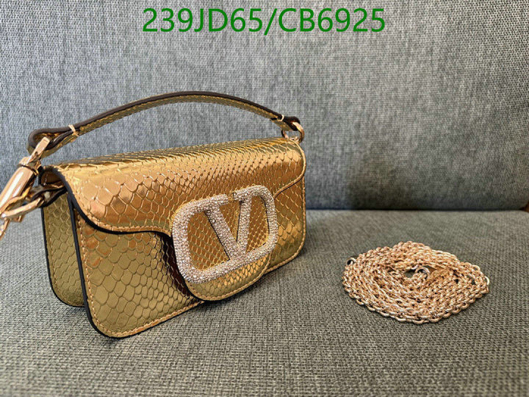 Valentino-Bag-Mirror Quality Code: CB6925 $: 239USD