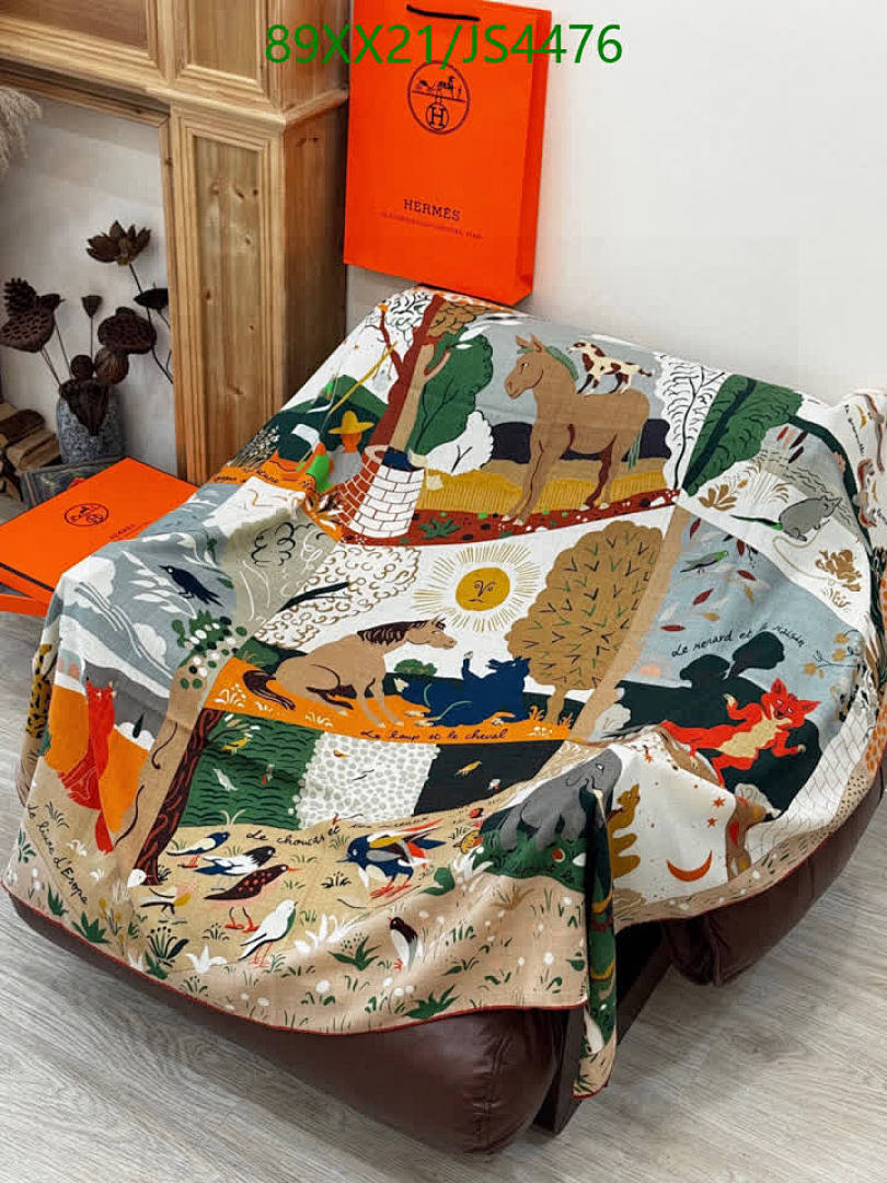 Hermes-Scarf Code: JS4476 $: 89USD