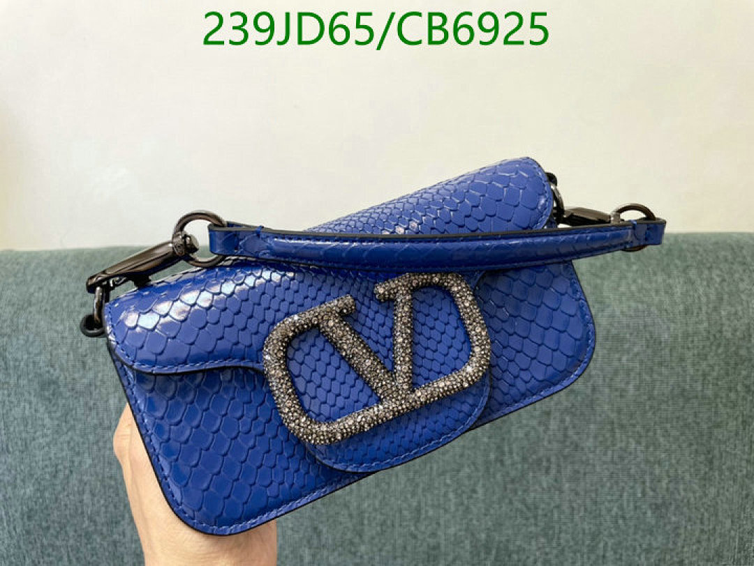 Valentino-Bag-Mirror Quality Code: CB6925 $: 239USD