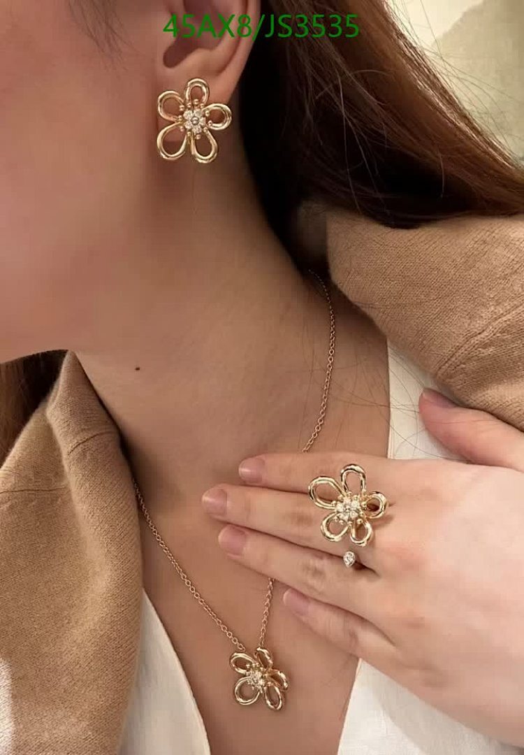 Van Cleef & Arpels-Jewelry Code: JS3535 $: 45USD