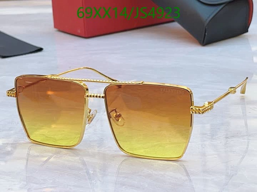 Valentino-Glasses Code: JS4923 $: 69USD