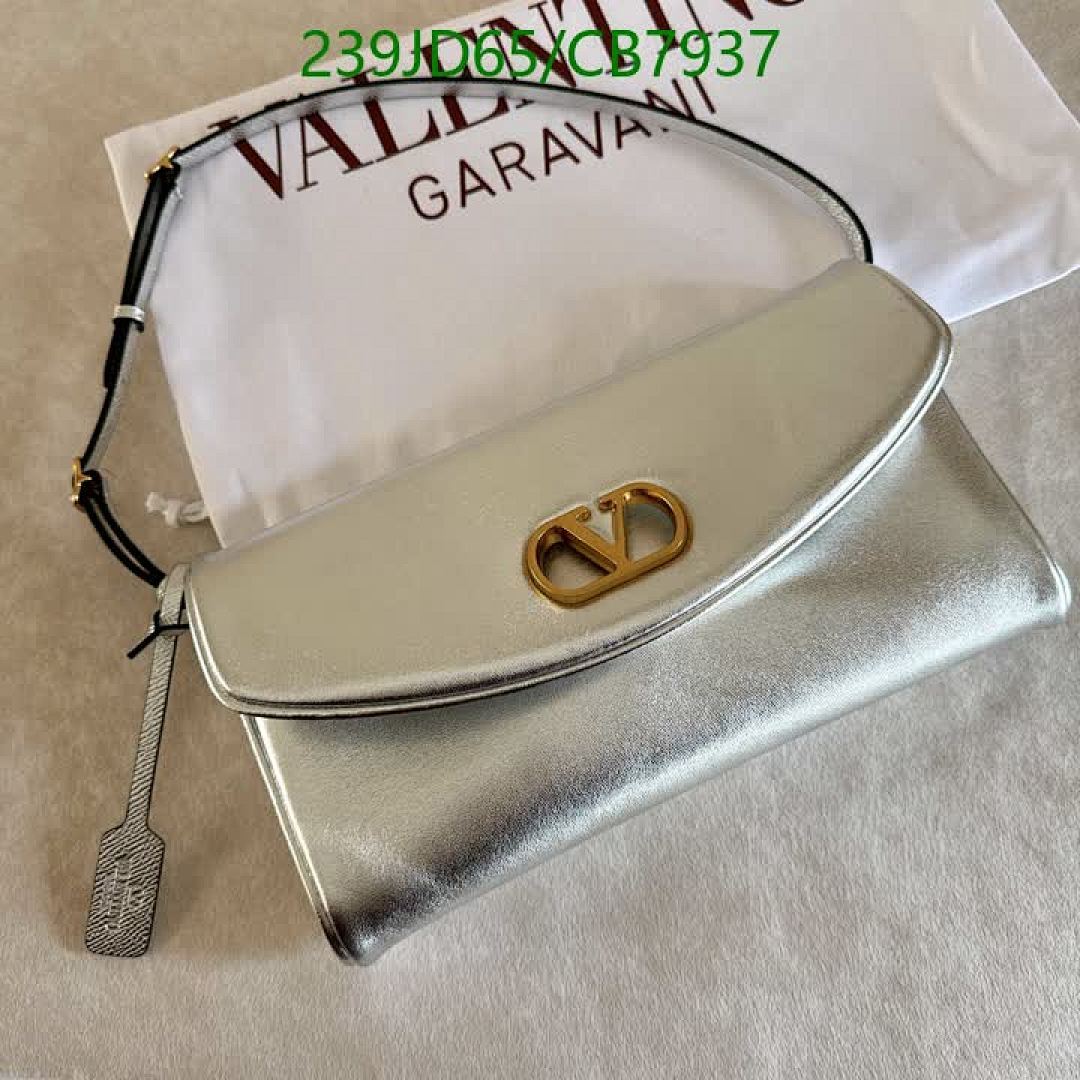 Valentino-Bag-Mirror Quality Code: CB7937 $: 239USD
