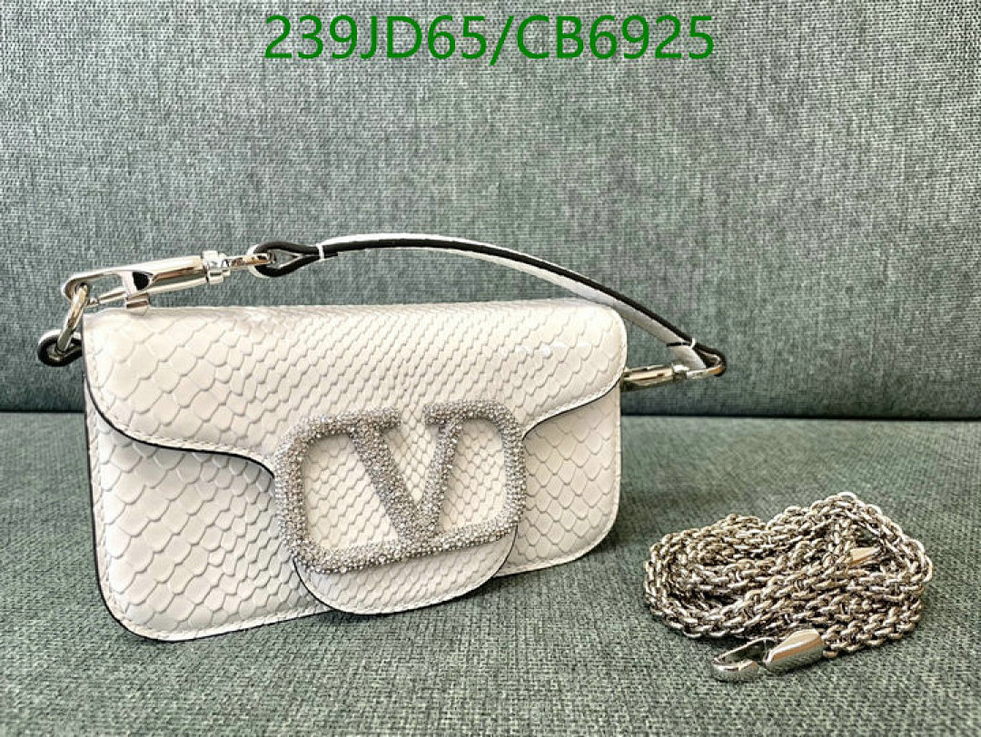 Valentino-Bag-Mirror Quality Code: CB6925 $: 239USD