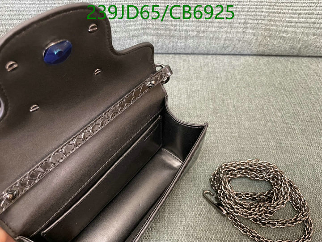 Valentino-Bag-Mirror Quality Code: CB6925 $: 239USD