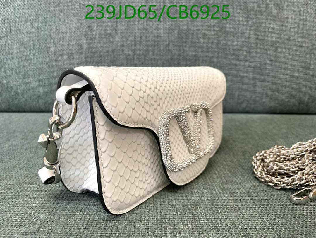 Valentino-Bag-Mirror Quality Code: CB6925 $: 239USD