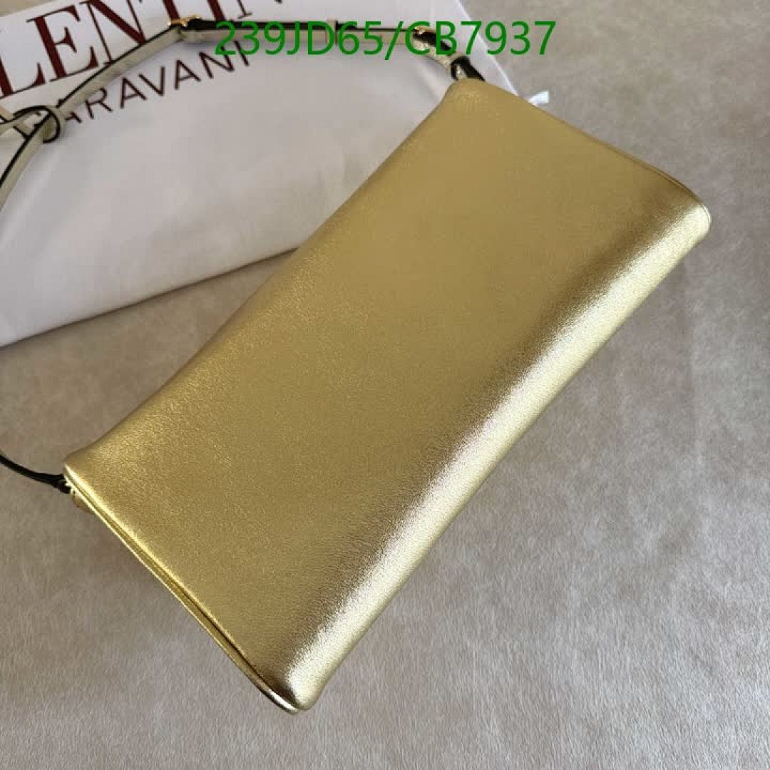 Valentino-Bag-Mirror Quality Code: CB7937 $: 239USD