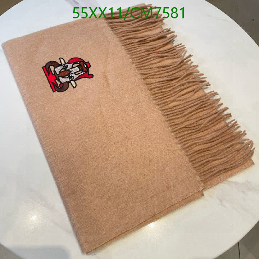Burberry-Scarf Code: CM7581 $: 55USD