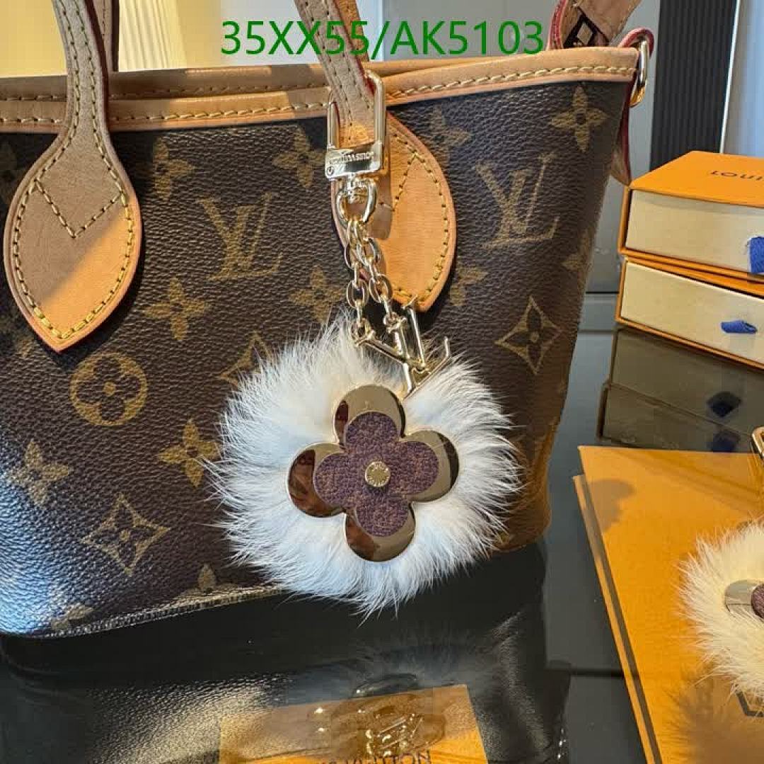 LV-Key pendant Code: AK5103 $: 35USD