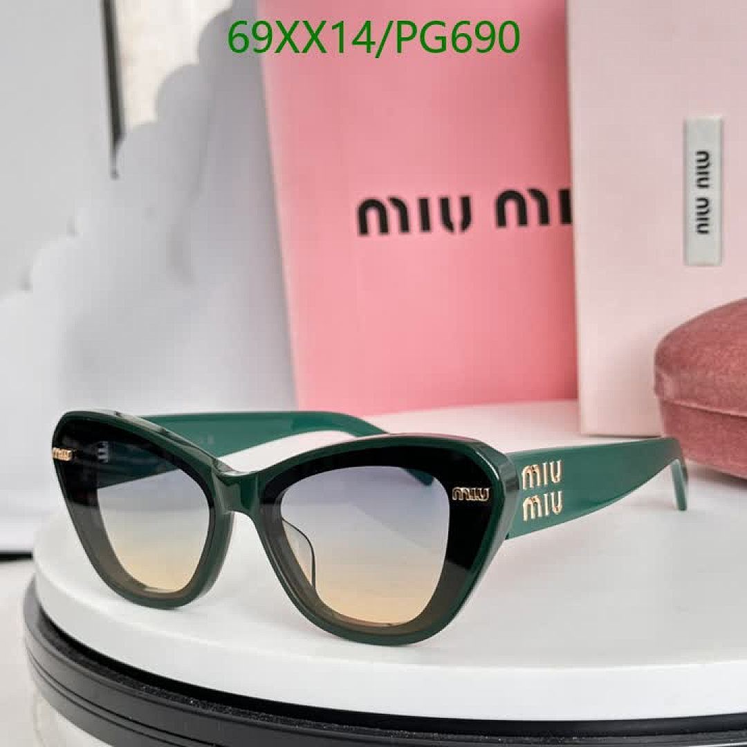 Miu Miu-Glasses Code: PG690 $: 69USD