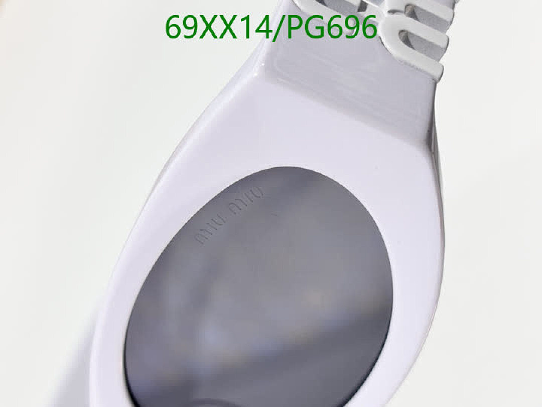 Miu Miu-Glasses Code: PG696 $: 69USD