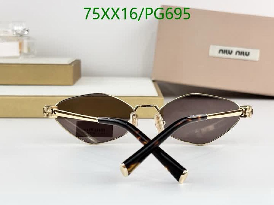 Miu Miu-Glasses Code: PG695 $: 75USD