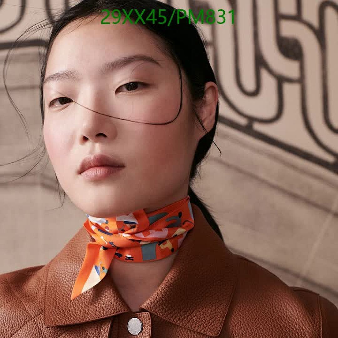 Hermes-Scarf Code: PM831 $: 29USD