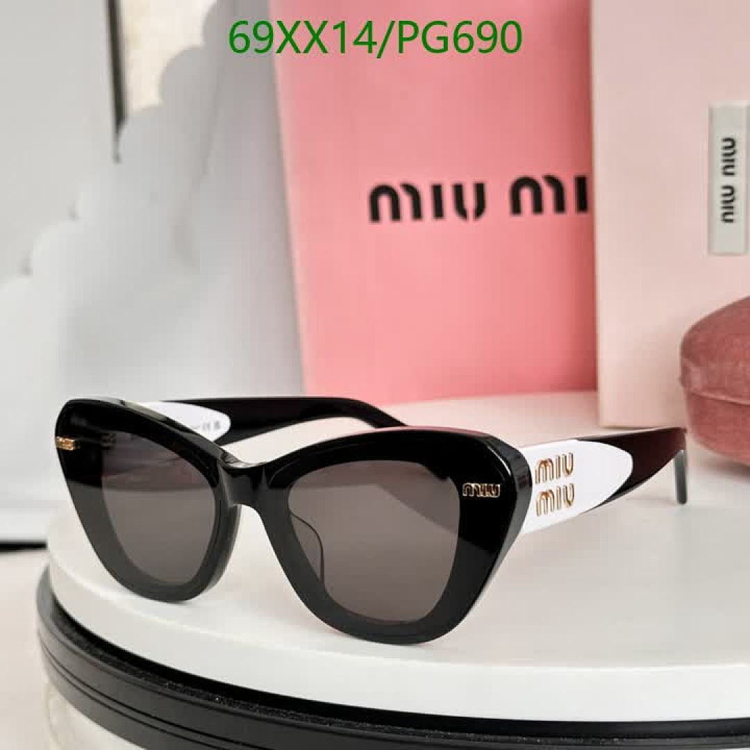 Miu Miu-Glasses Code: PG690 $: 69USD