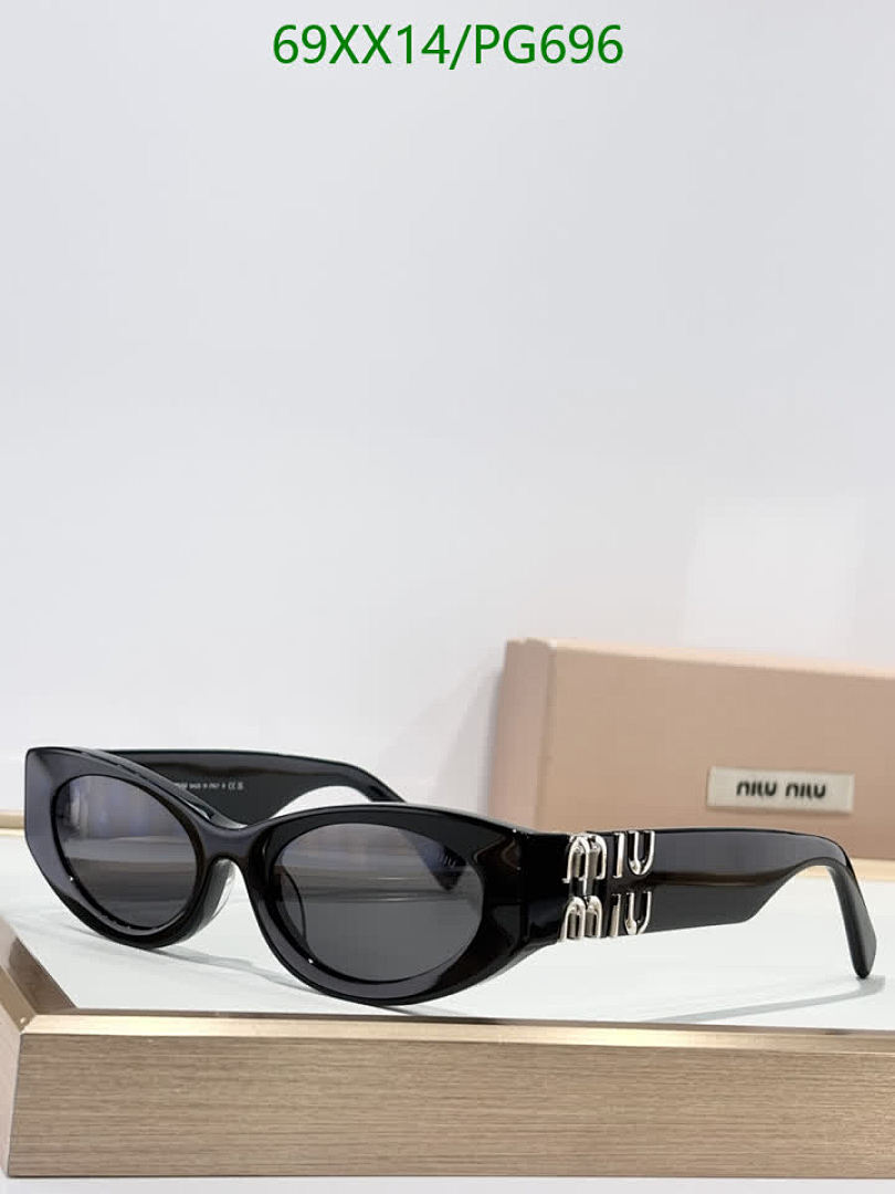 Miu Miu-Glasses Code: PG696 $: 69USD