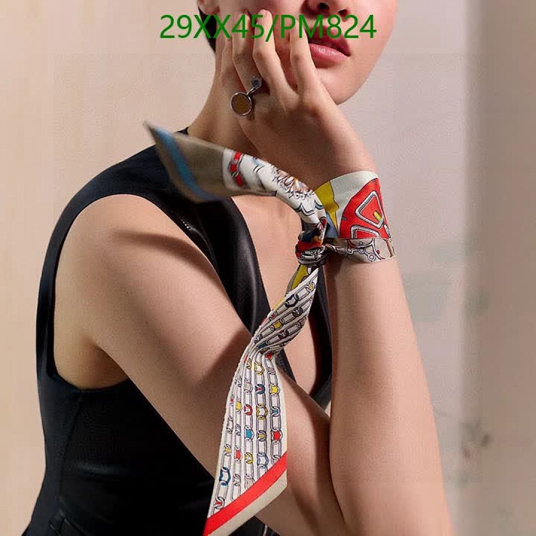 Hermes-Scarf Code: PM824 $: 29USD