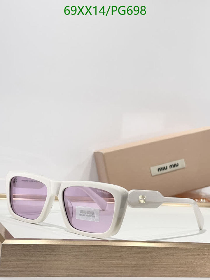 Miu Miu-Glasses Code: PG698 $: 69USD