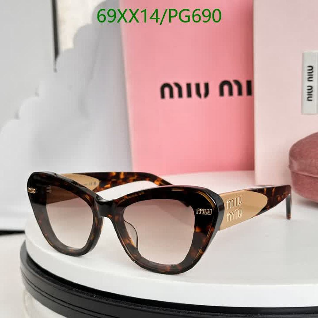 Miu Miu-Glasses Code: PG690 $: 69USD