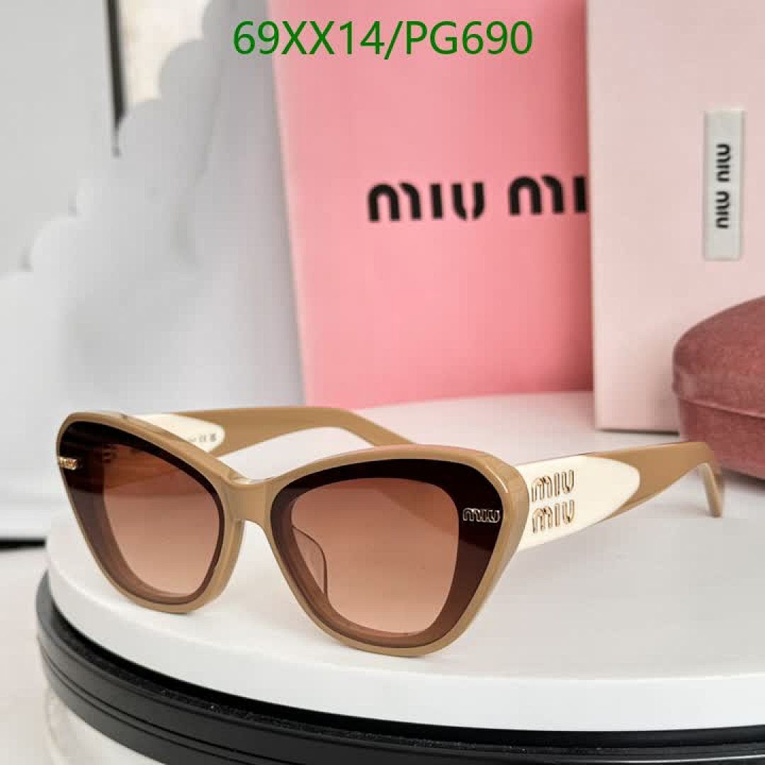 Miu Miu-Glasses Code: PG690 $: 69USD