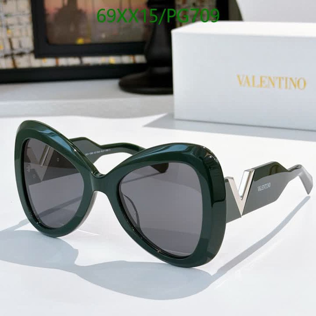 Valentino-Glasses Code: PG709 $: 69USD