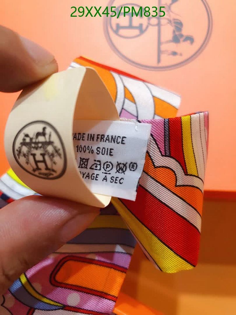 Hermes-Scarf Code: PM835 $: 29USD