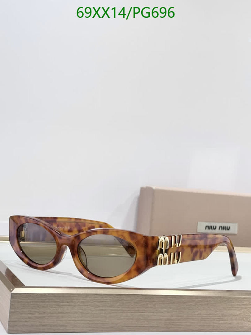 Miu Miu-Glasses Code: PG696 $: 69USD