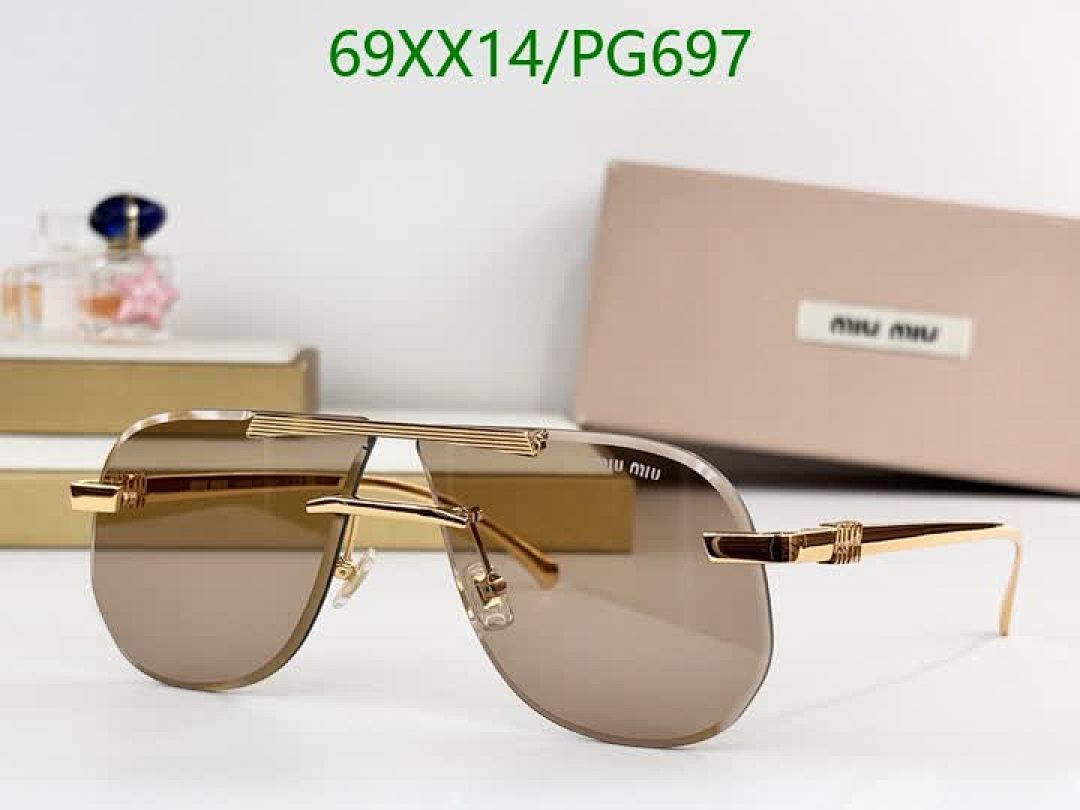 Miu Miu-Glasses Code: PG697 $: 69USD